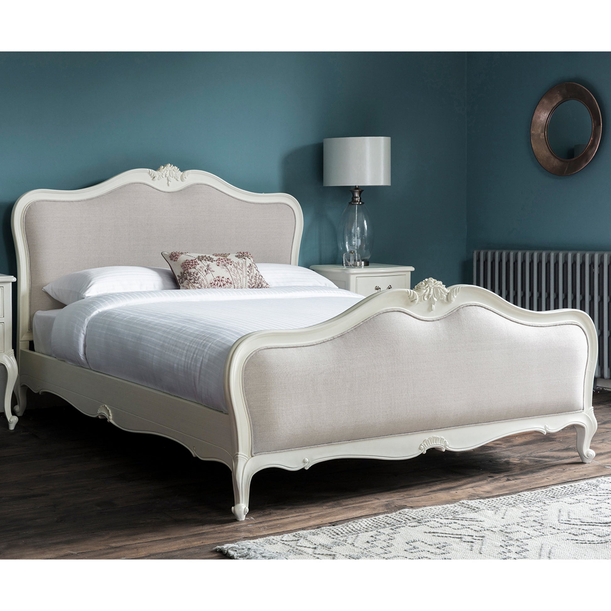 Chic 5' Linen Upholstered Bed