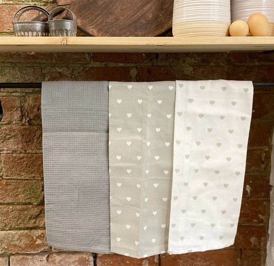 Pack of 3 Kitchen Tea Towels With A Grey Heart Print Design