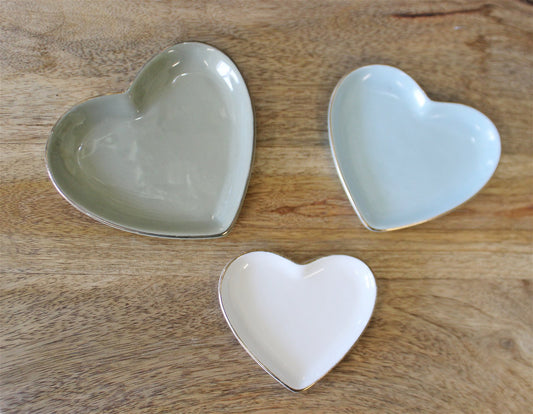 Set Of 3 Heart Shaped Ceramic Trinket Plates With A Gold Edge